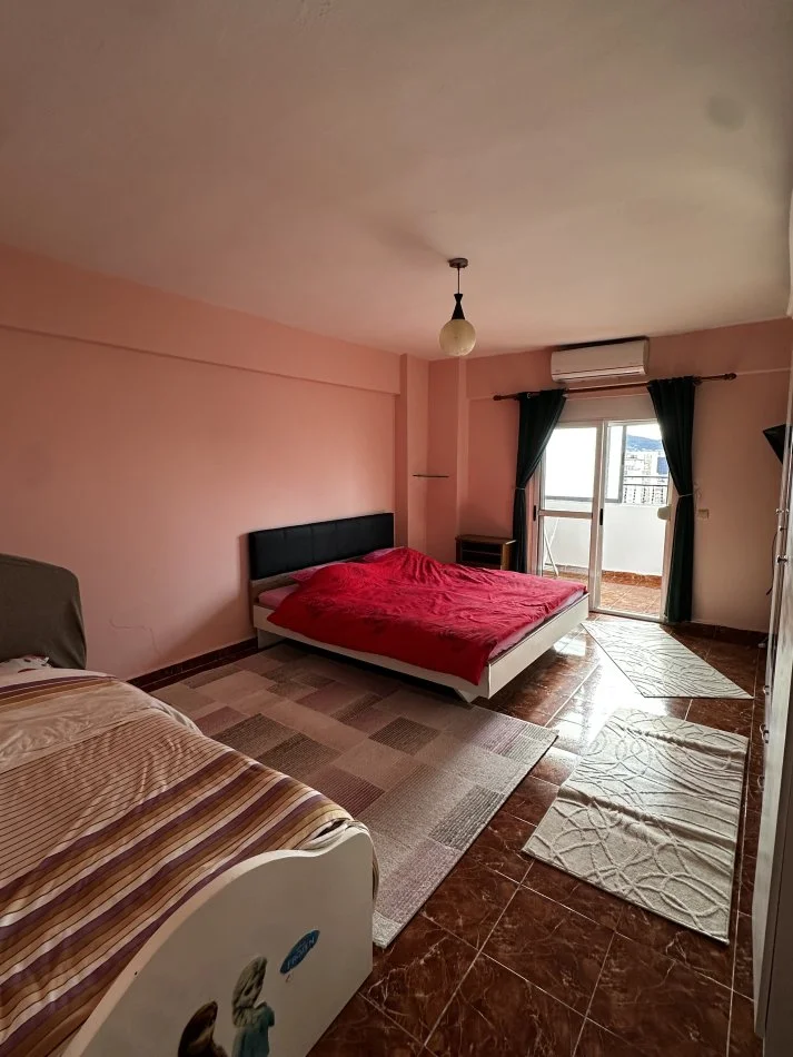Tirane, jepet me qera apartament 2+1+Ballkon Kati 8, 107 m² 500 € (Rruga Dritan Hoxha)