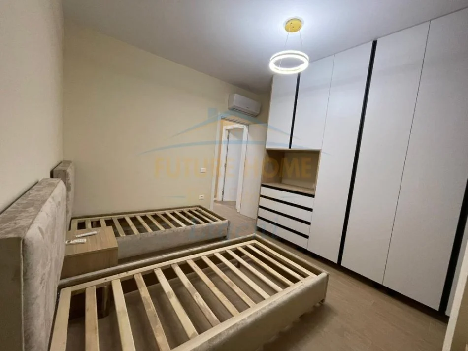 Tirane, jepet me qera apartament 2+1+Ballkon Kati 1, 117 m² 1.300 € (Liqeni Thate)