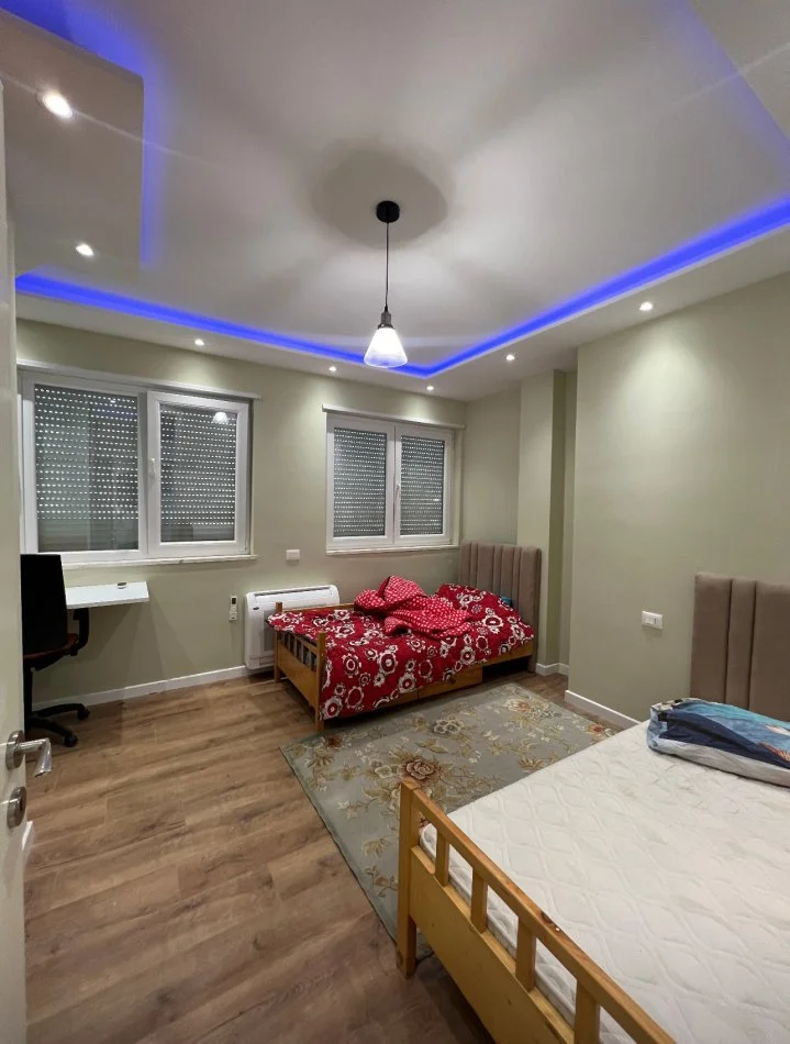 Shqiperi, jepet me qera apartament 2+1 Kati 6, 1.300 € (Kafe flora)