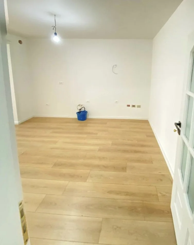 Tirane, shitet apartament 1+1 Kati 5, 52 m² 140.000 € (Rruga e Kosovareve)