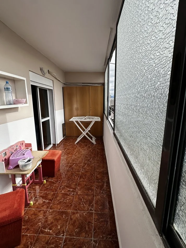 Tirane, jepet me qera apartament 2+1+Ballkon Kati 8, 107 m² 500 € (Rruga Dritan Hoxha)