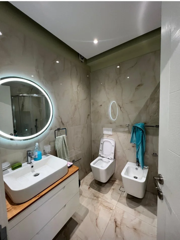 Shqiperi, jepet me qera apartament 2+1 Kati 6, 1.300 € (Kafe flora)