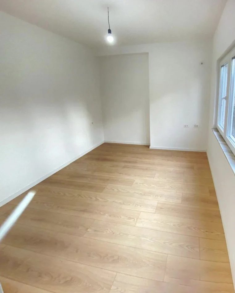 Tirane, shitet apartament 1+1 Kati 5, 52 m² 140.000 € (Rruga e Kosovareve)