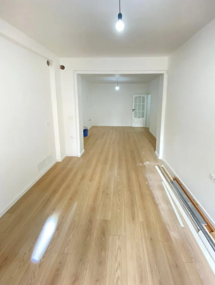 Tirane, shitet apartament 1+1 Kati 5, 52 m² 140.000 € (Rruga e Kosovareve)