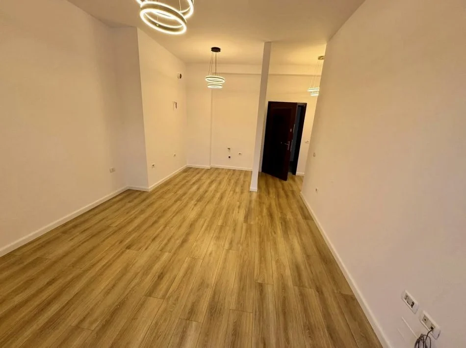 Tirane, shitet apartament 1+1+Ballkon Kati 4, 65 m² 92.002 € 