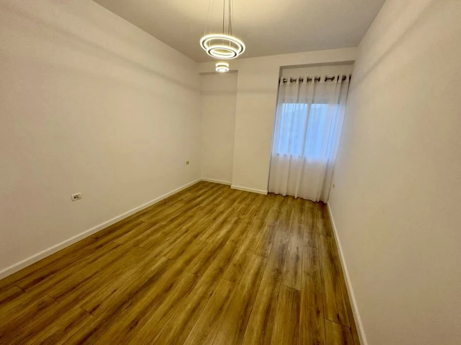 Tirane, shitet apartament 1+1+Ballkon Kati 4, 65 m² 92.002 € 