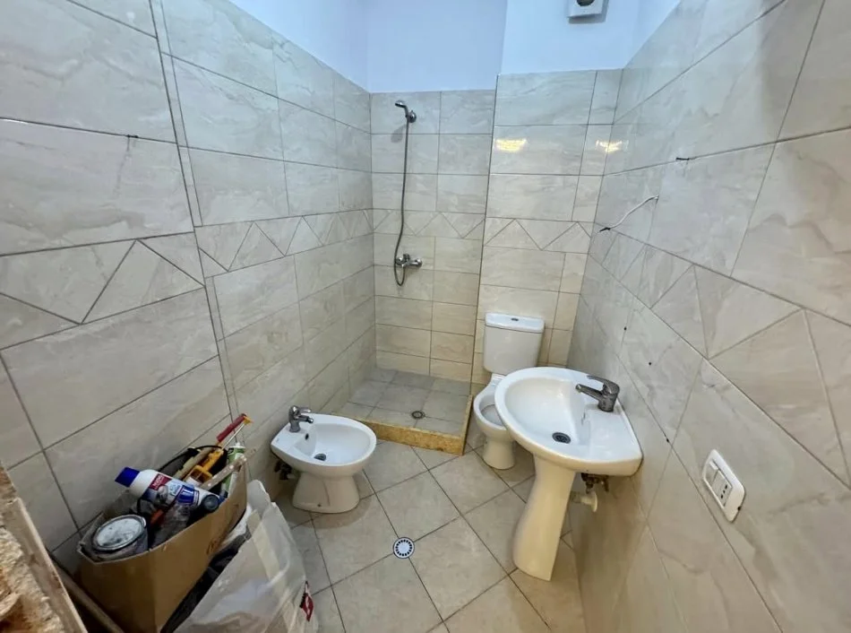 Tirane, shitet apartament 1+1+Ballkon Kati 4, 65 m² 92.002 € 