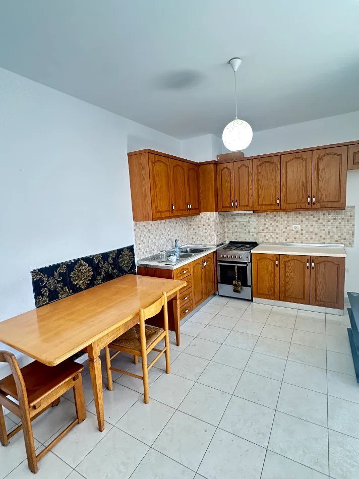 Tirane, shitet apartament 2+1 Kati 4, 103 m² 157.000 € 