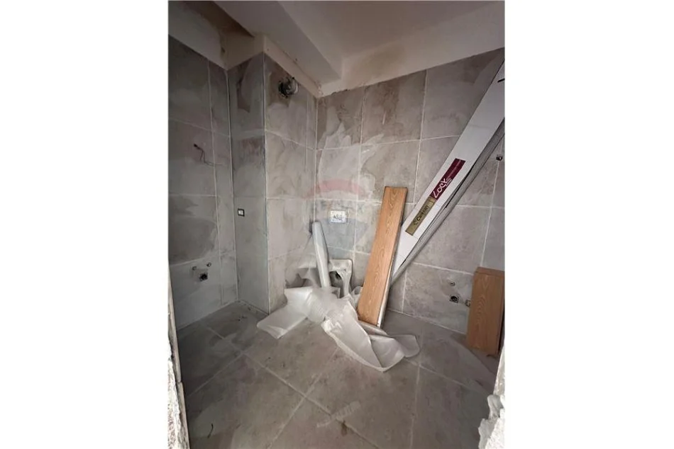 Tirane, shitet apartament 2+1+Ballkon Kati 8, 85 m² 84.000 € (QTU)