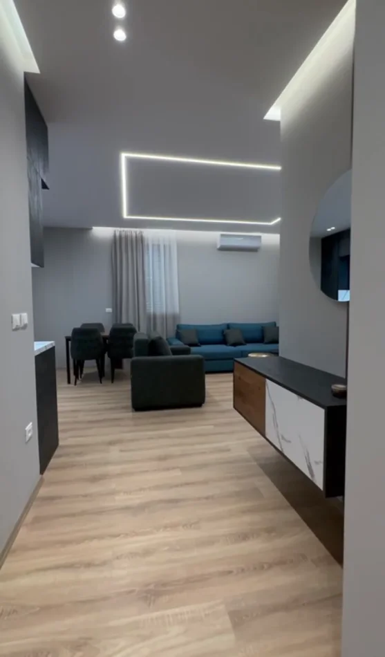 Tirane, jepet me qera apartament 1+1 Kati 2, 75 m² 700 € (Zogu i Zi ,Kompleksi Foleja e Gjelber)