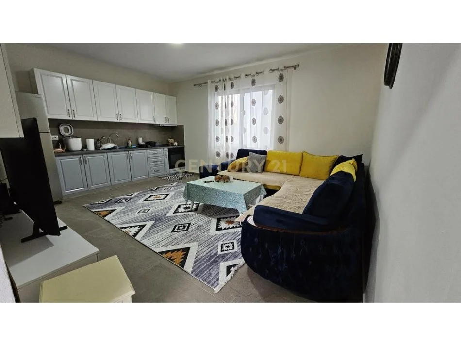 Tirane, shes Vile 2 Katshe Kati 2, 350 m² 350.000 € (Rruga Njazi Meka)