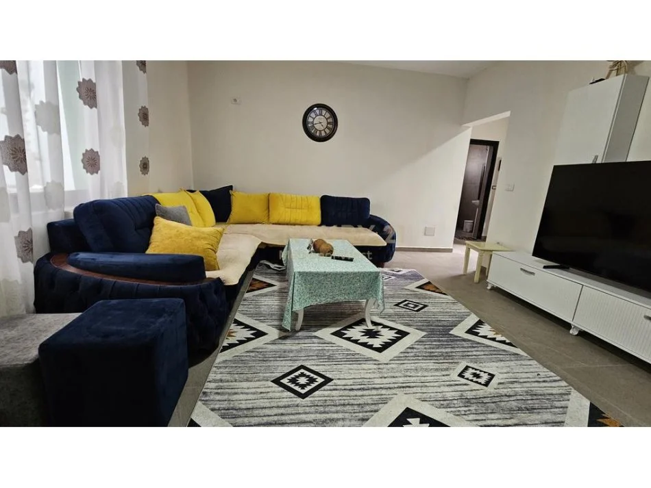 Tirane, shes Vile 2 Katshe Kati 2, 350 m² 350.000 € (Rruga Njazi Meka)