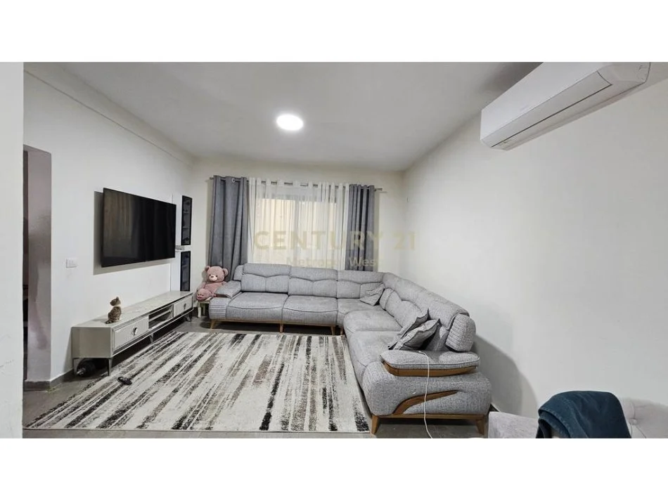 Tirane, shes Vile 2 Katshe Kati 2, 350 m² 350.000 € (Rruga Njazi Meka)