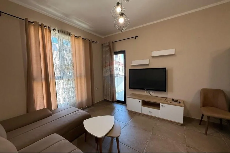 Tirane, jepet me qera apartament 1+1 , 60 m² 400 € (Tirana entry)