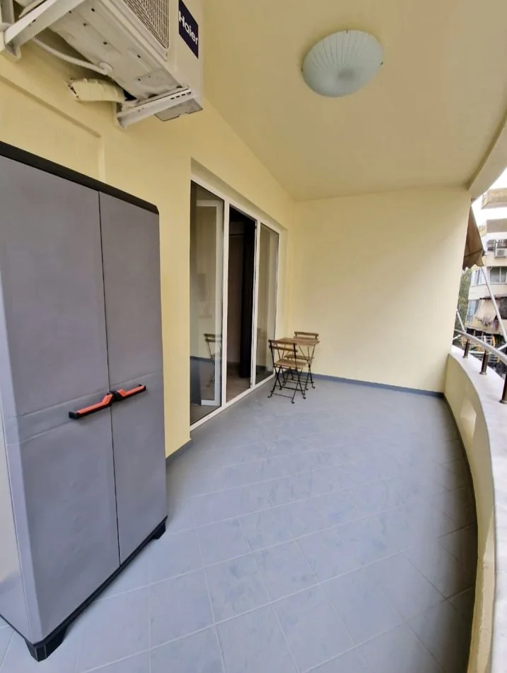 Tirane, jepet me qera apartament 1+1+Ballkon Kati 3, 50 m² 600 € (Rruga Shyqyri Brari)