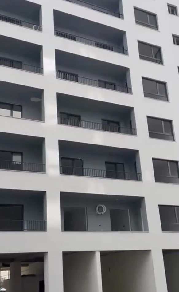 Tirane, shitet apartament 2+1 Kati 3, 104 m² 78.500 € (Rruga Teuta tek Ulliri)