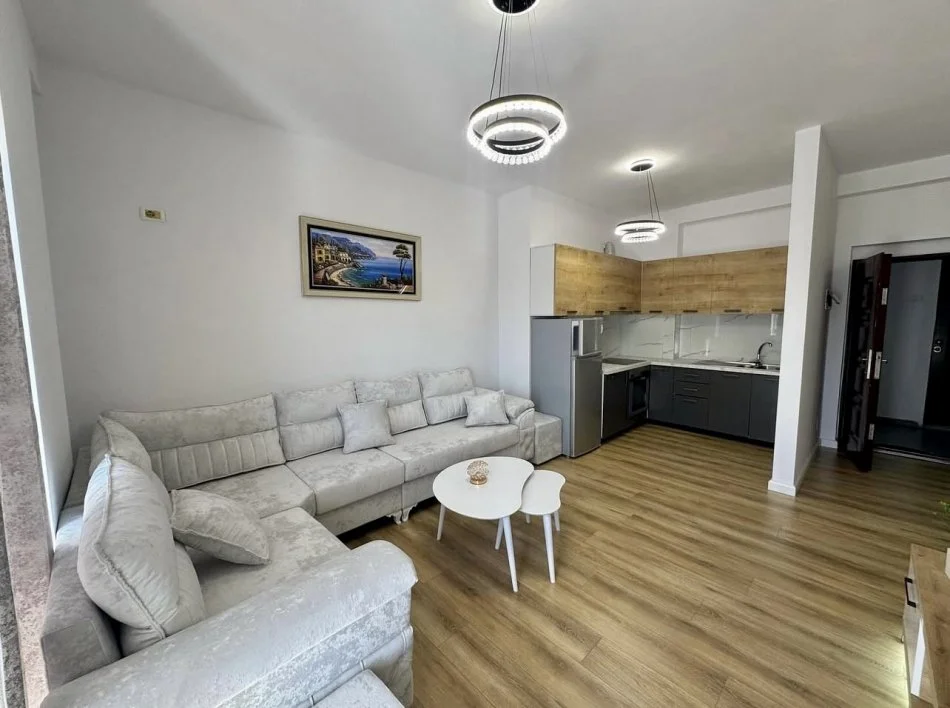 Tirane, shitet 1+1+Ballkon Kati 5, 65 m² 95.000 € (Rruga Thoma Koxhaj)
