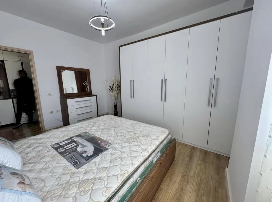 Tirane, shitet 1+1+Ballkon Kati 5, 65 m² 95.000 € (Rruga Thoma Koxhaj)