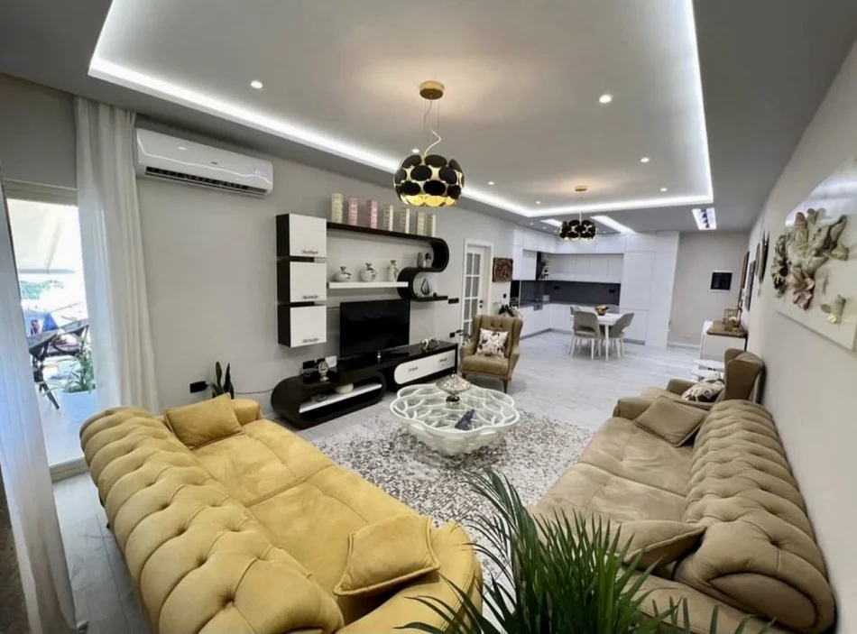 Tirane, jepet me qera apartament 2+1 Me 2 Tualete Kati 2, 100 m² 800 € (Rruga Hamdi Sina)