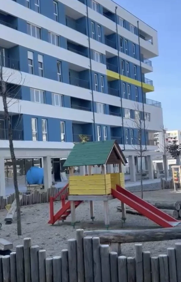 Tirane, shitet apartament 3+1 Kati 2, 99 m² 89.500 € (Prane QTU)