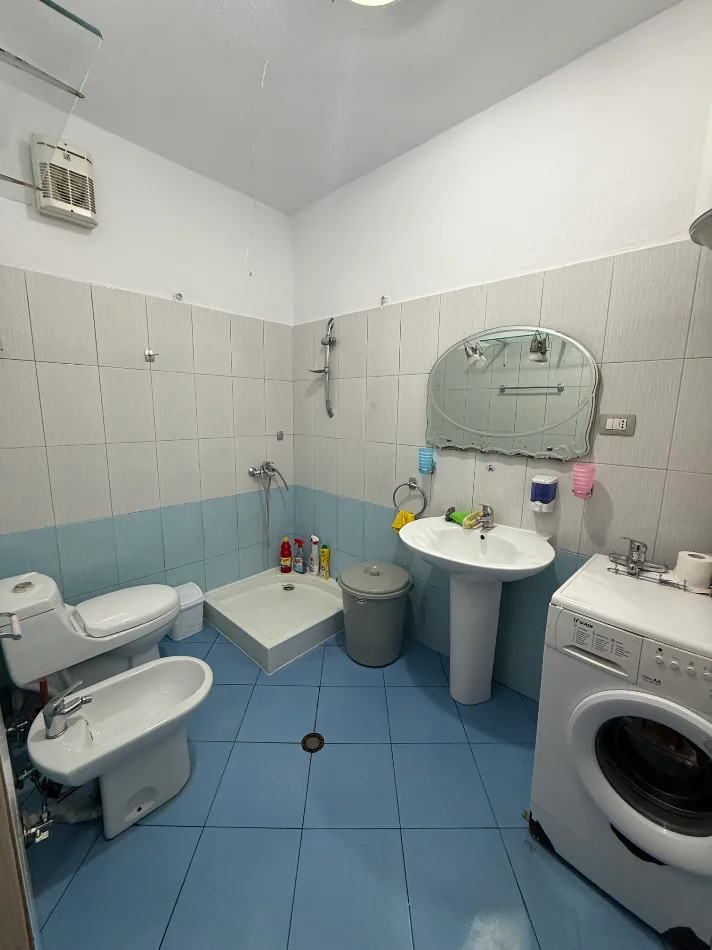 Tirane, jepet me qera apartament 2+1+Ballkon Kati 1, 1 m² 550 € (Spiro Floqi)