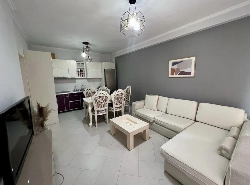 Tirane, shitet apartament 2+1+2Tualete+Ballkon Kati 2, 86 m² 160.000 € (Rruga e Zallit)