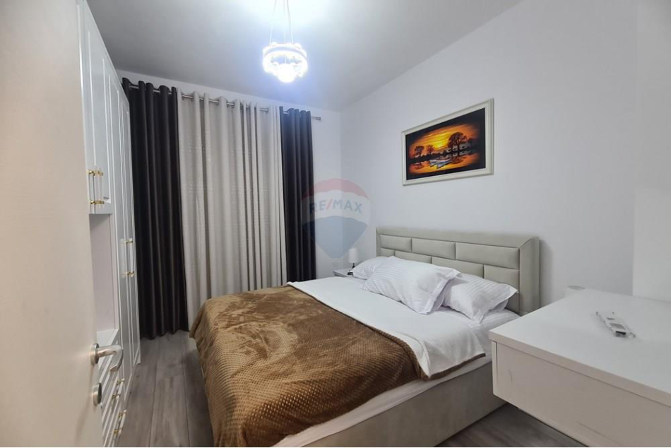 Tirane, jepet me qera apartament 2+1+Ballkon Kati 6, 94 m² 500 € (Univers City, QTU)