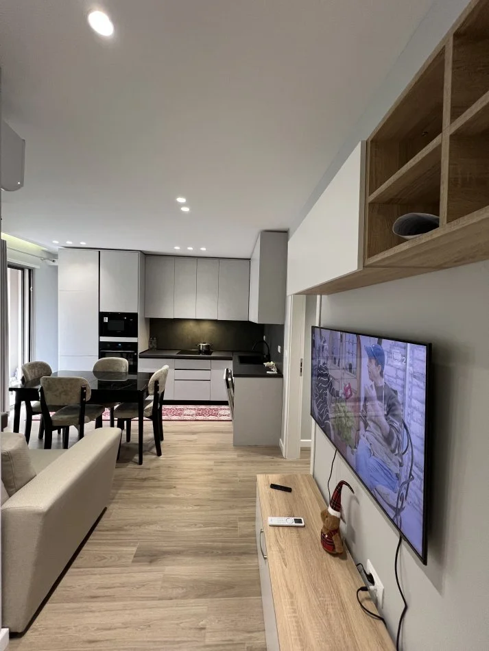 Tirane, jap me qera apartament 2+1+Aneks+Ballkon Kati 2, 77 m² 800 € (Shkolla e Kuqe)