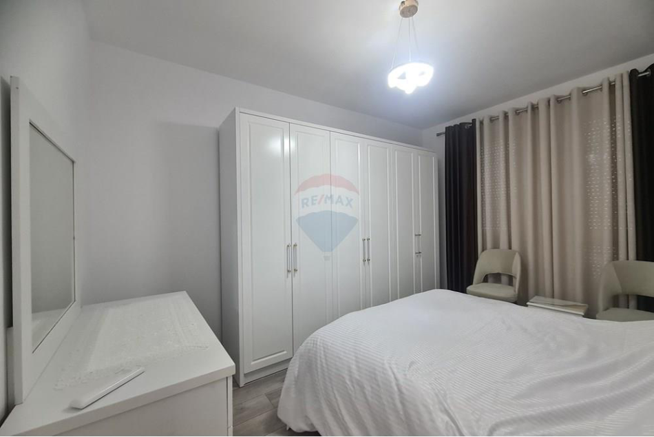 Tirane, jepet me qera apartament 2+1+Ballkon Kati 6, 94 m² 500 € (Univers City, QTU)