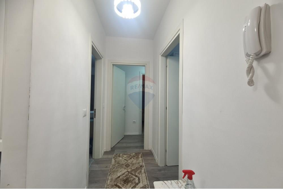 Tirane, jepet me qera apartament 2+1+Ballkon Kati 6, 94 m² 500 € (Univers City, QTU)