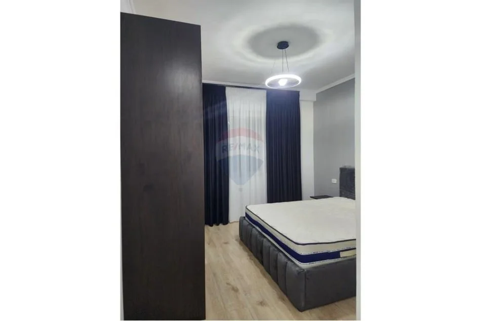 Tirane, jepet me qera apartament 2+1 Kati 3, 80 m² 750 € (Kopshti botanik)