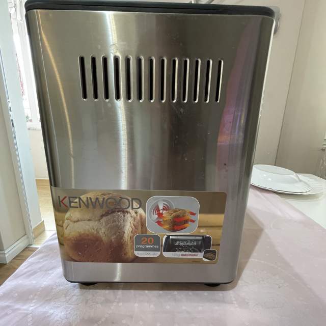 Tirane, shes Berese buke Kenwood 7000 Leke