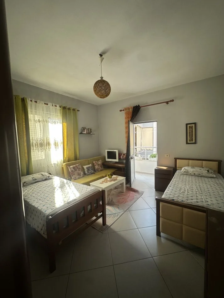 Tirane, jepet me qera garsonier Kati 3, 350 € (Stacioni i trenit)