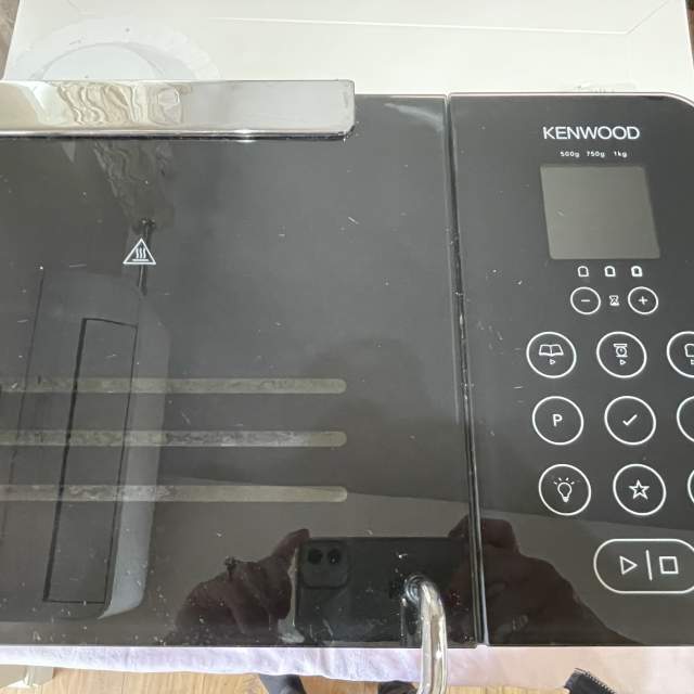 Tirane, shes Berese buke Kenwood 7000 Leke