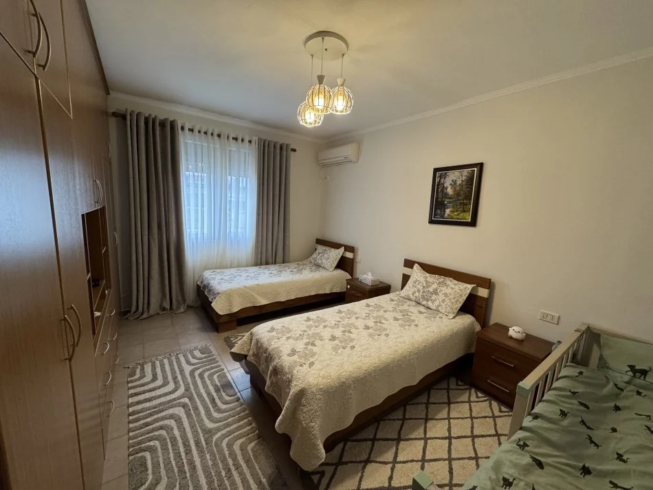 Tirane, shitet apartament 2+1 Kati 5, 72 m² 98.000 € (Njazi Meka)