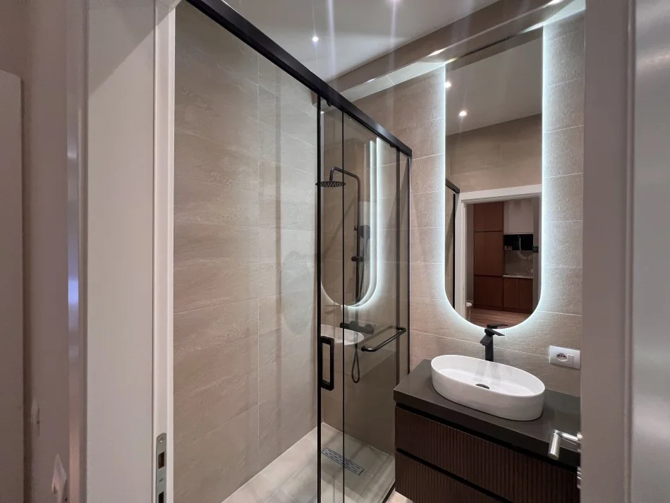 Tirane, shitet apartament 1+1+Ballkon Kati 4, 60 m² 160.000 € (Rruga Bedri Karapici)