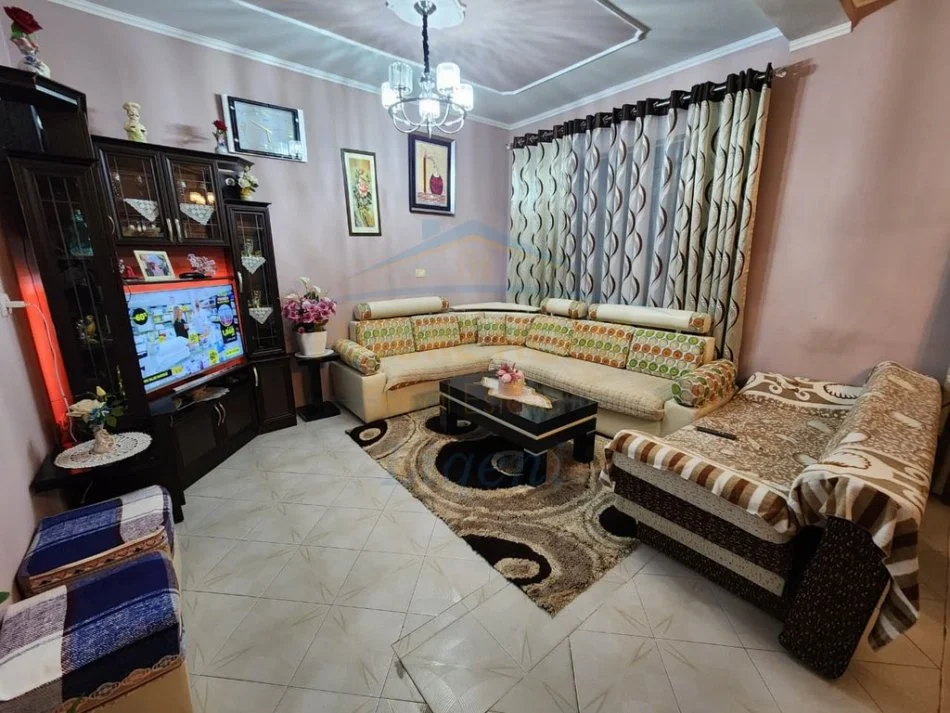 Tirane, jepet me qera apartament 2+1 Kati 2, 110 m² 500 € (Siri kodra)