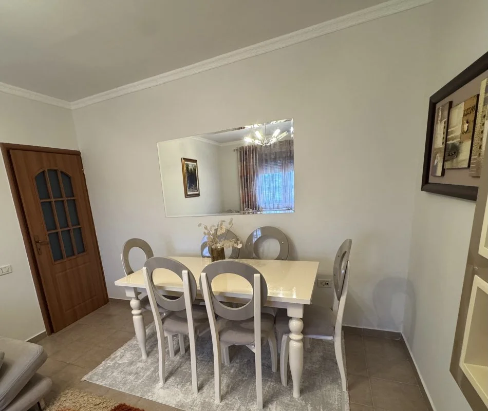 Tirane, shitet apartament 2+1 Kati 5, 72 m² 98.000 € (Njazi Meka)