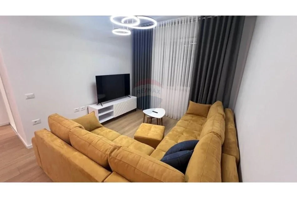 Tirane, jepet me qera apartament 3+1+Ballkon Kati 4, 138 m² 900 € (Rezidenca euro 3d)
