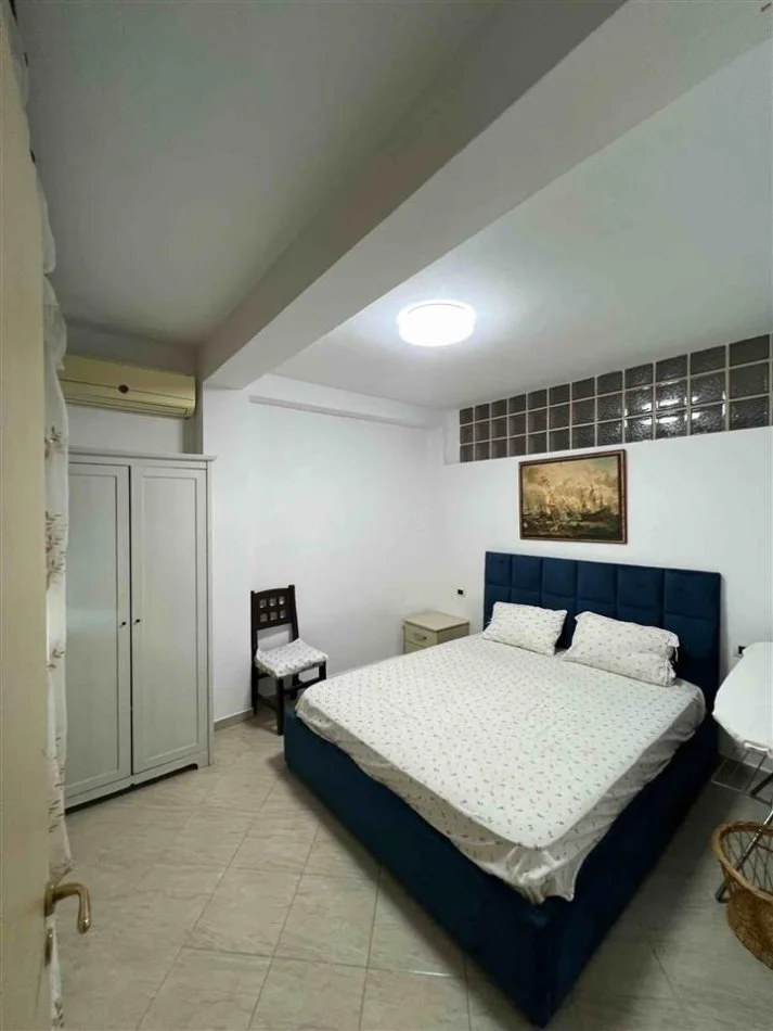 Tirane, jepet me qera apartament 2+1 Kati 3, 75 m² 650 € (Sheshi Wilson , Max Optica)