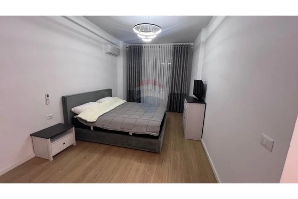 Tirane, jepet me qera apartament 3+1+Ballkon Kati 4, 138 m² 900 € (Rezidenca euro 3d)