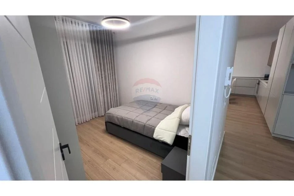 Tirane, jepet me qera apartament 3+1+Ballkon Kati 4, 138 m² 900 € (Rezidenca euro 3d)