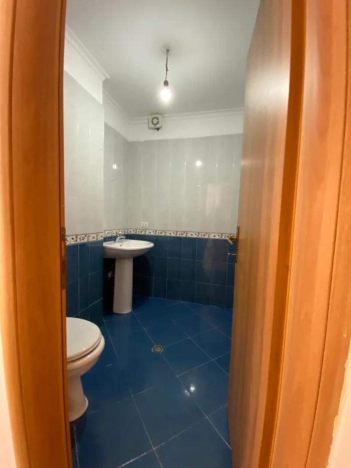 Shqiperi, jepet me qera apartament 2+1+Ballkon Kati 3, 91 m² 