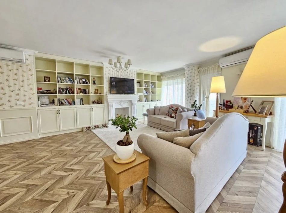 Tirane, jepet me qera apartament 2+1+Aneks+Ballkon Kati 3, 126 m² 1.000 € (Rruga e Zallit)