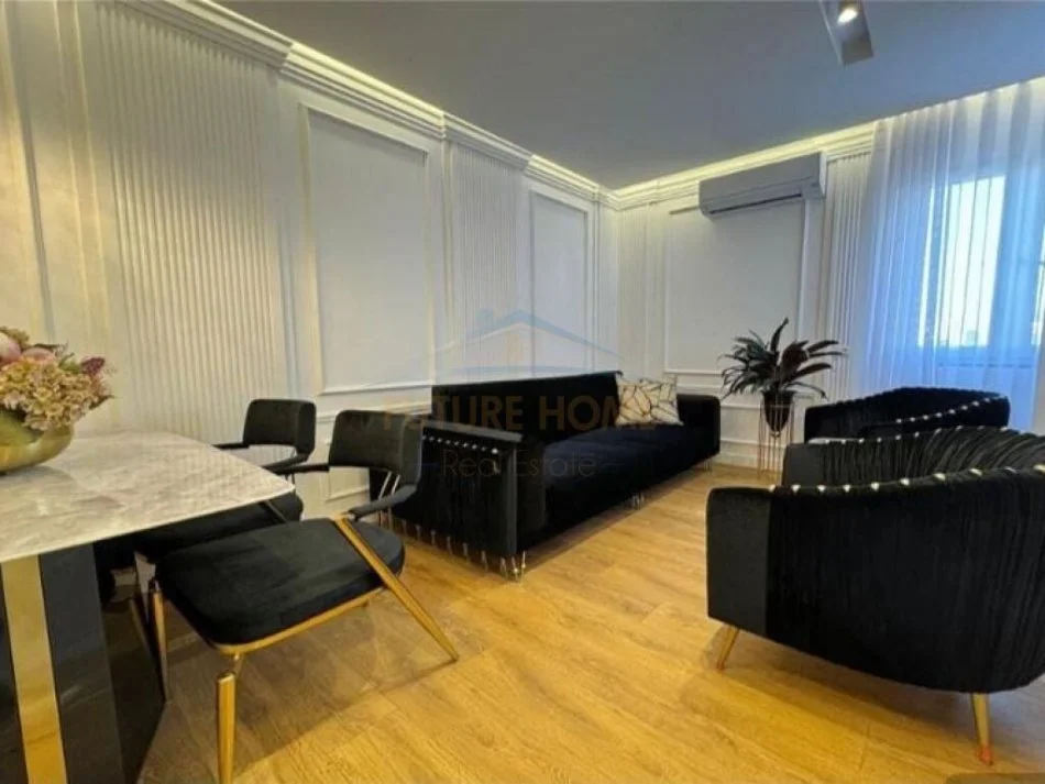 Tirane, jepet me qera apartament 2+1+Ballkon , 71 m² 700 € (Stadiumi dinamo)