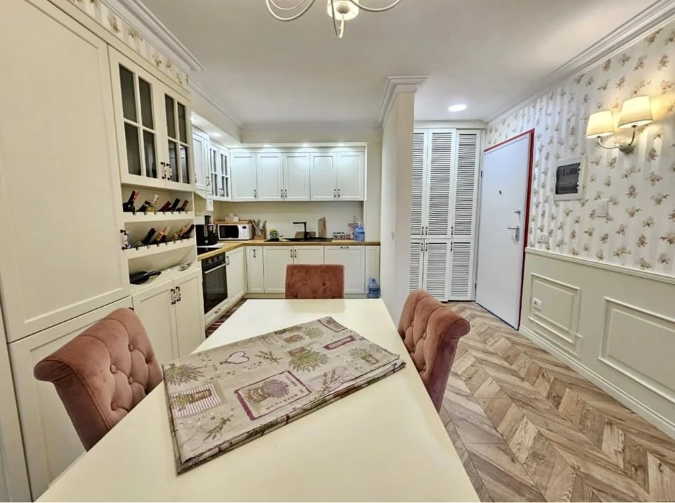 Tirane, jepet me qera apartament 2+1+Aneks+Ballkon Kati 3, 126 m² 1.000 € (Rruga e Zallit)