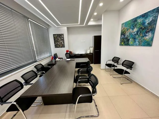 Tirane, shes Kati 2, 450 m² 980.000 Euro