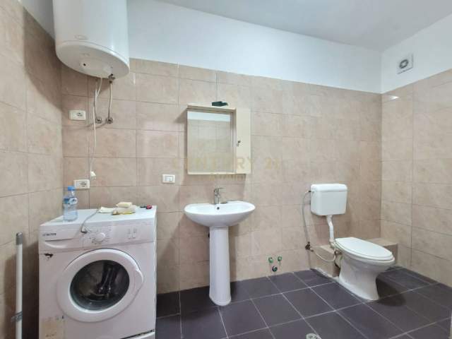 Tirane, shitet 76.000 Euro