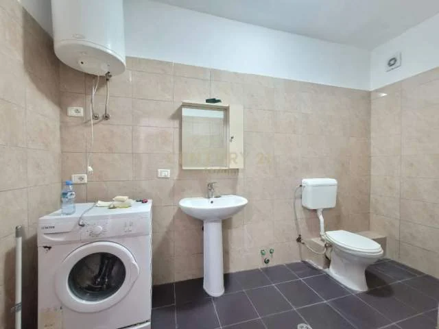 Tirane, shitet 76.000 Euro