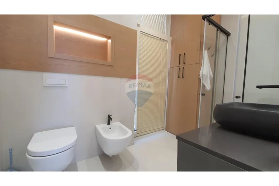 Vlore, shitet apartament 2+1 , 90 m² (Palase)